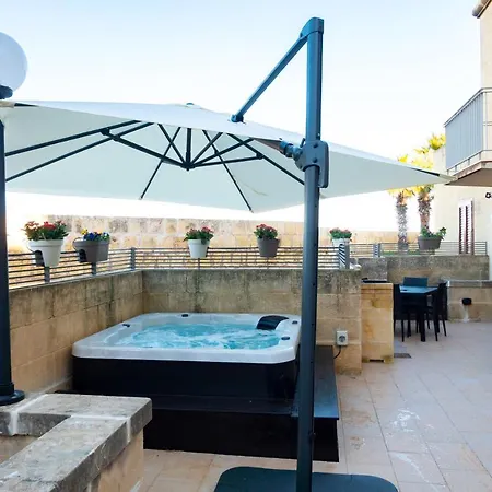 Harbour Views Duplex Maisonette With Jacuzzi Hot Tub