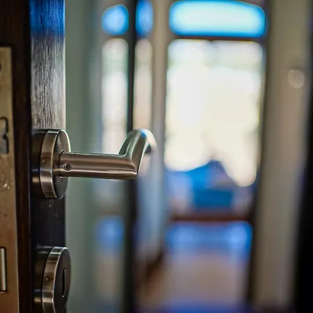 Semesterbostad Harbour Views Duplex Maisonette With Jacuzzi Hot Tub *