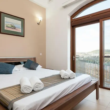 Harbour Views Duplex Maisonette With Jacuzzi Hot Tub *