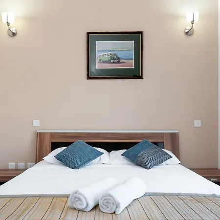 Harbour Views Duplex Maisonette With Jacuzzi Hot Tub Holiday home *
