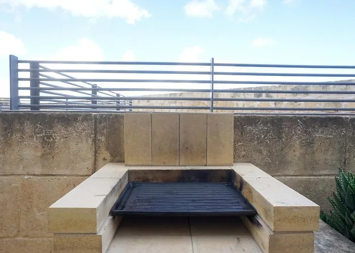 Harbour Views Duplex Maisonette With Jacuzzi Hot Tub Сasa de vacaciones Mgarr