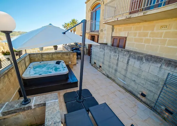 Harbour Views Duplex Maisonette With Jacuzzi Hot Tub * Mgarr