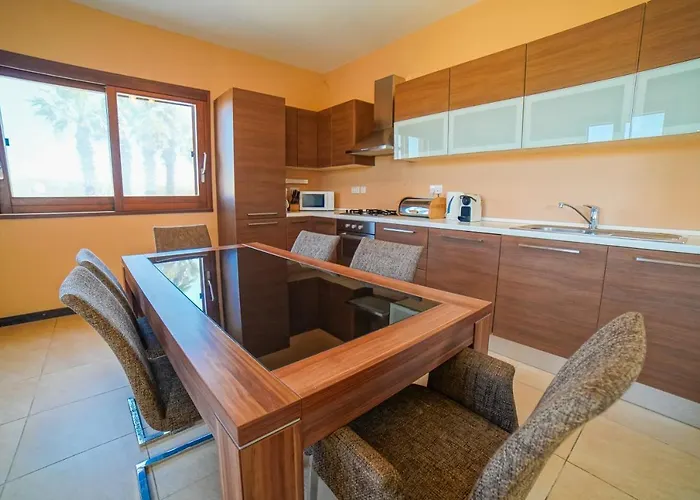 Harbour Views Duplex Maisonette With Jacuzzi Hot Tub *