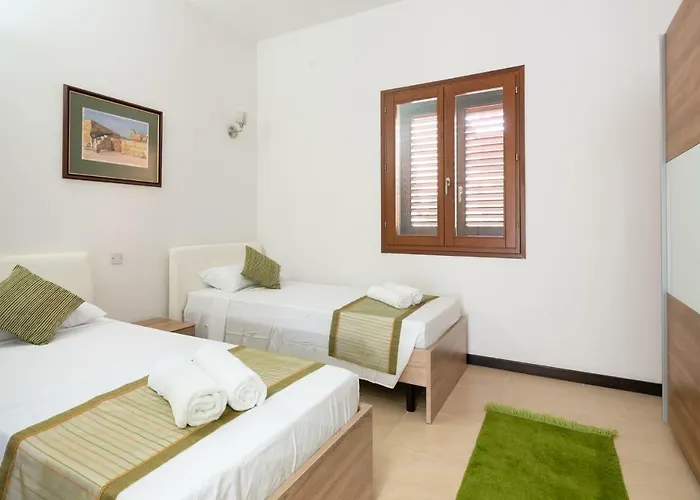 Harbour Views Duplex Maisonette With Jacuzzi Hot Tub Сasa de vacaciones Mgarr