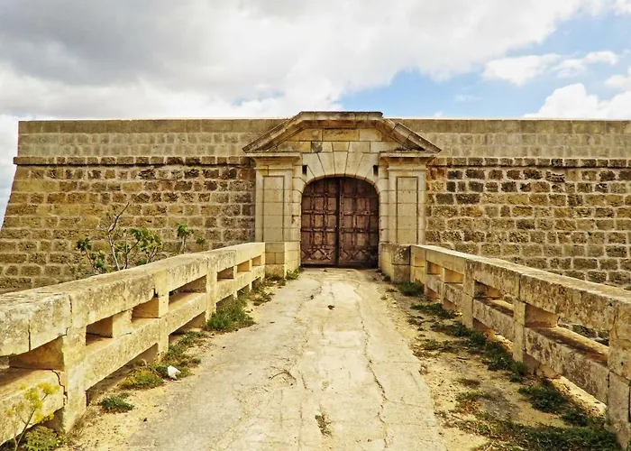 Harbour Views Duplex Maisonette With Jacuzzi Hot Tub Сasa de vacaciones Mgarr