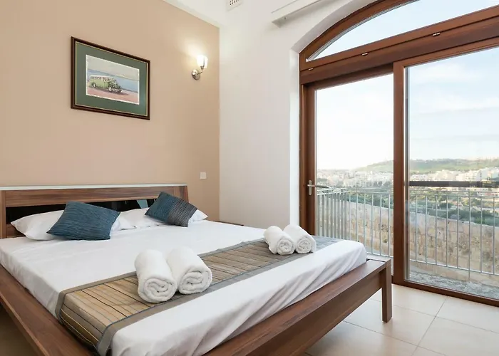 Harbour Views Duplex Maisonette With Jacuzzi Hot Tub *