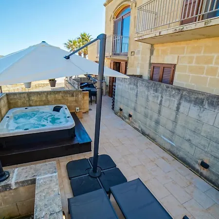 Harbour Views Duplex Maisonette With Jacuzzi Hot Tub * Mġarr