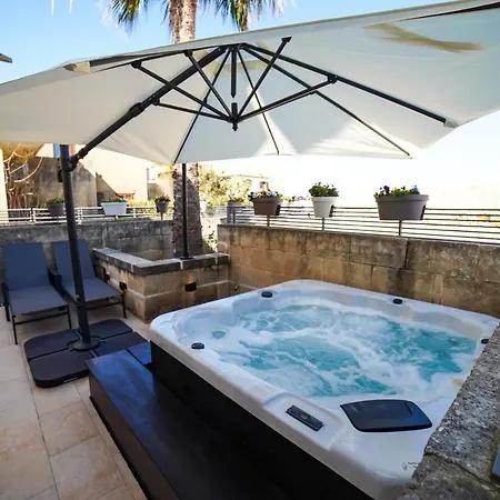 Harbour Views Duplex Maisonette With Jacuzzi Hot Tub 別荘 Mġarr