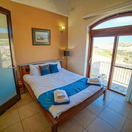 Harbour Views Duplex Maisonette With Jacuzzi Hot Tub