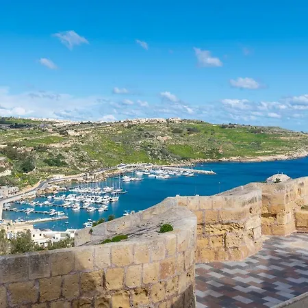 Harbour Views Duplex Maisonette With Jacuzzi Hot Tub *