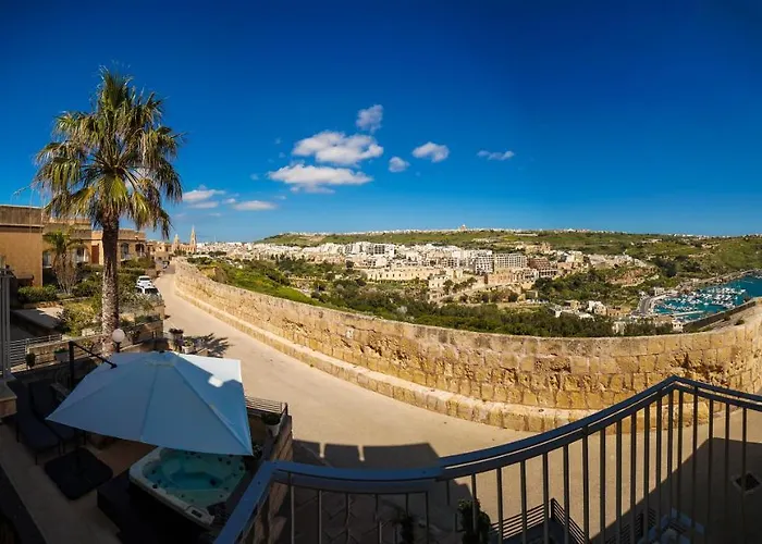 Harbour Views Duplex Maisonette With Jacuzzi Hot Tub Дом отдыха Mgarr
