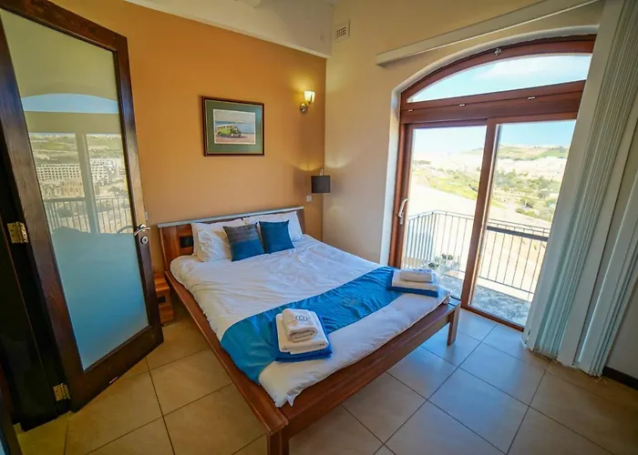 Harbour Views Duplex Maisonette With Jacuzzi Hot Tub