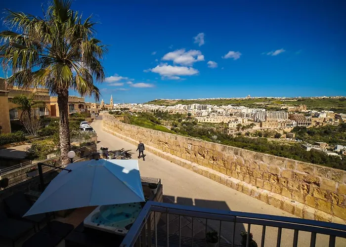 Harbour Views Duplex Maisonette With Jacuzzi Hot Tub * Mgarr