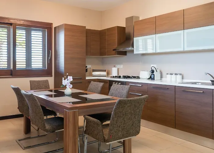 Harbour Views Duplex Maisonette With Jacuzzi Hot Tub Casa de Férias Mgarr