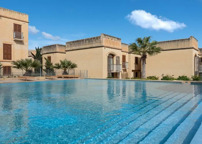 Harbour Views Duplex Maisonette With Jacuzzi Hot Tub Mgarr